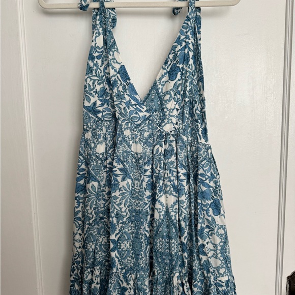 Olivaceous Blue and White Patterned Dress - Picture 1 of 4